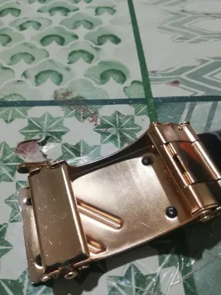 Cintura uomo fibbia automatica nero oro