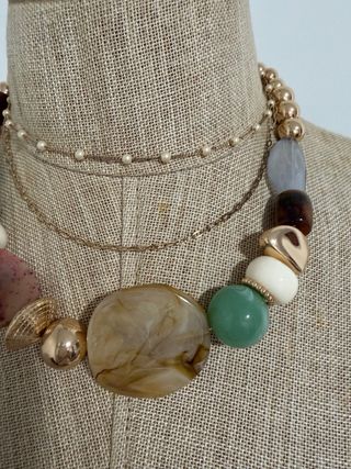 Collar piedras colores oro