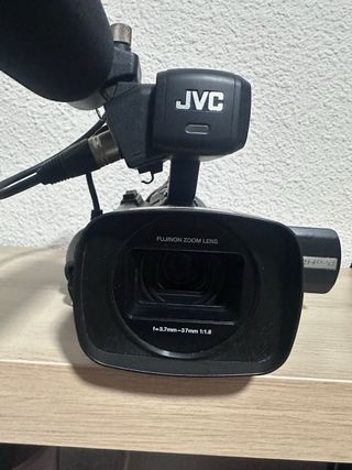 Cámara JVC ProHD 3CCD GY-HM100