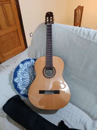 Guitarra Admira Virtuoso +