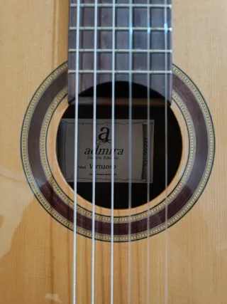 Guitarra Admira Virtuoso +