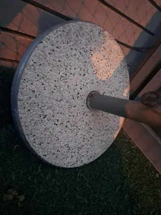 Base de piedra para sombrilla grande