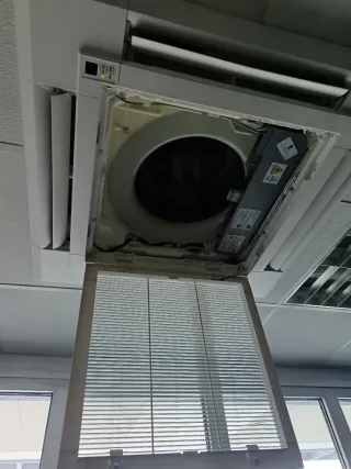 Instalador aire acondicionado y carga de gas...