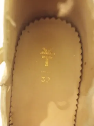 Bailarinas doradas piel niña talla 32.solo un uso