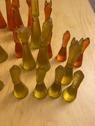 Ajedrez Vintage Resina Naranja y Amarillo