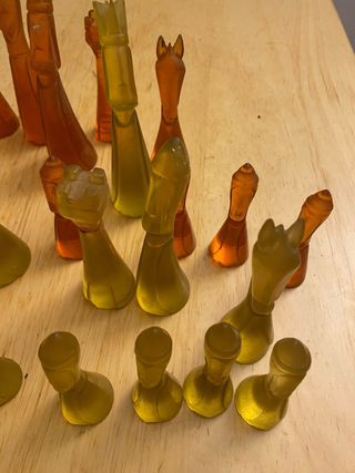 Ajedrez Vintage Resina Naranja y Amarillo