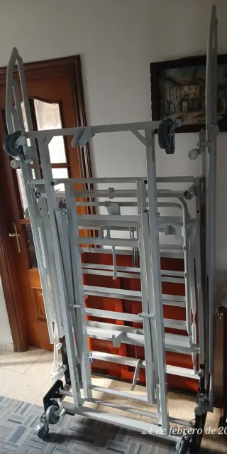 Cama ortopédica metálica