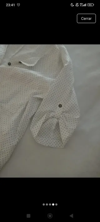 Camisa blanca con puntos