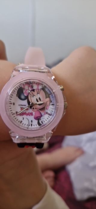 Reloj infantil Minnie Mouse con luces