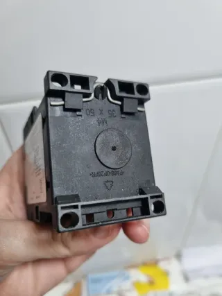 Contactores Siemens SIRIUS 3RT2015-1BB42 24Vdc