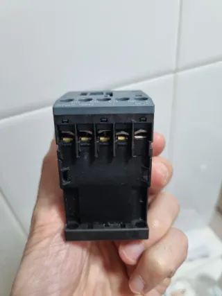 Contactores Siemens SIRIUS 3RT2015-1BB42 24Vdc