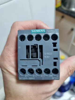 Contactores Siemens SIRIUS 3RT2015-1BB42 24Vdc