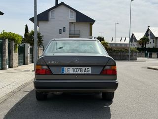 Mercedes-Benz Clase E 1993