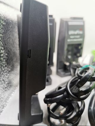 Lote cargadores 18650 UltraFire + 12 baterías