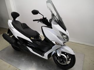 SUZUKI BURGMAN 400 2018 17440 kms.