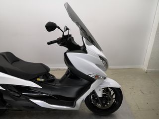 SUZUKI BURGMAN 400 2018 17440 kms.