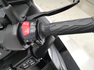 SUZUKI BURGMAN 400 2018 17440 kms.