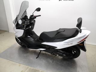 SUZUKI BURGMAN 400 2018 17440 kms.