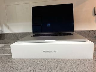 MacBook Pro 16 24GB RAM 512GB SSD