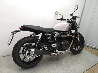 TRIUMPH SPEED TWIN 900 2025 1571 kms.