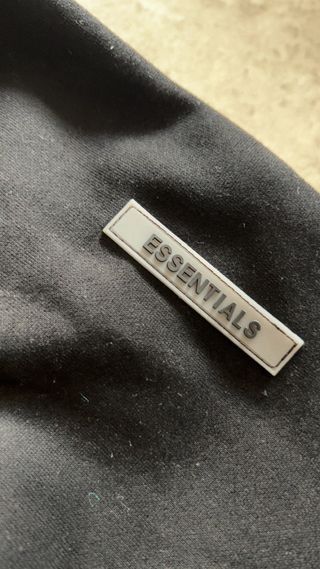 Chándal Fear of God Essentials Negro