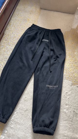 Chándal Fear of God Essentials Negro