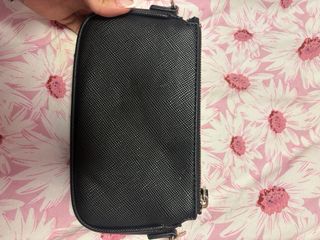 Neceser o Bolso pequeño GUESS
