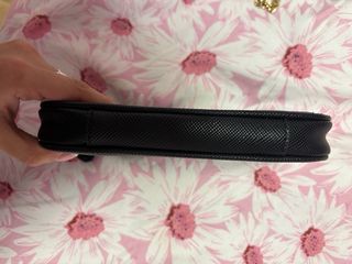 Neceser o Bolso pequeño GUESS