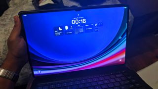 Samsung Tab S9 Ultra com capa