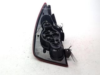 Piloto trasero derecho nissan 22503640 primera p12