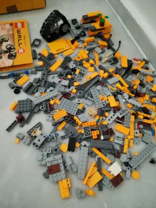 Lego Disney Pixar Wall-E 21303