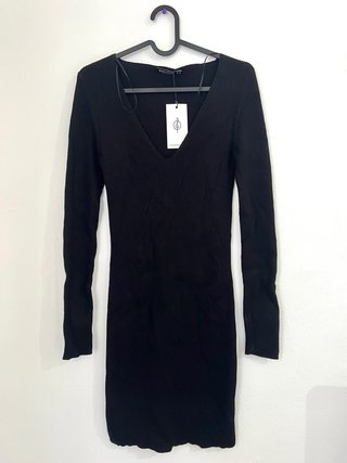 Vestido negro de manga larga