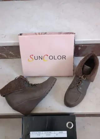 Botas Botín cuña. Marrón. Talla 41