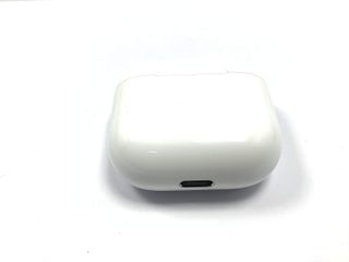in-ear apple airpods 4 gen