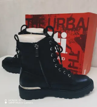 Botas negras preciosas Nuevas T.37