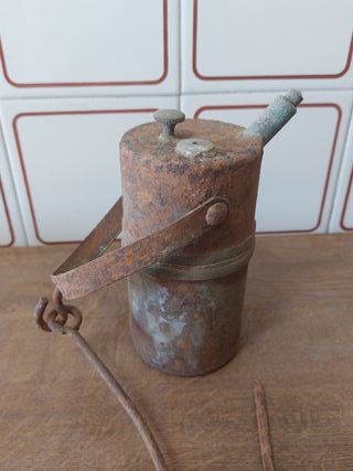 Antiguo faro o farol de carburo