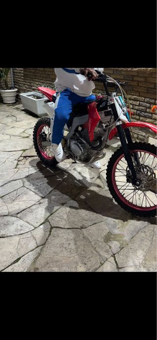 MotoYkT-Road Roja y Rosa