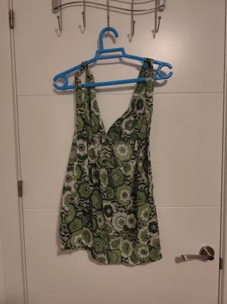 Top verde floral