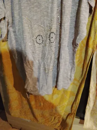 Gufetto ...Maglietta grigia con borchiette metallo