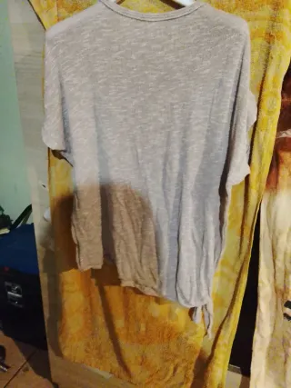 Gufetto ...Maglietta grigia con borchiette metallo