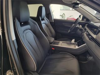 EBRO S400 1.5 DHE HEV Excellence CVT