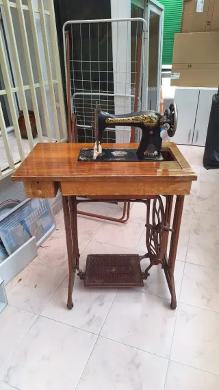 Máquina de coser Singer antigua