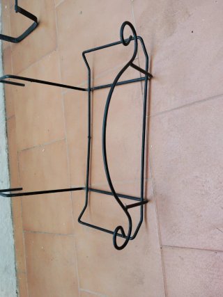 Soporte jardinera metálico negro