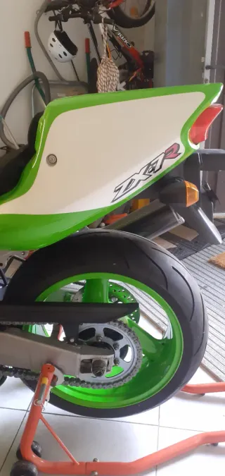 Kawasaki ZX7-R