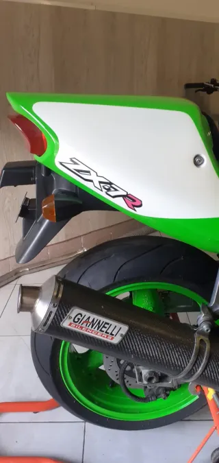 Kawasaki ZX7-R