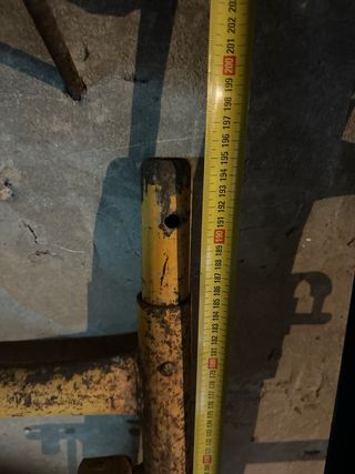 Andamios metálicos amarillos