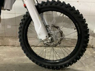Husqvarna Motocross Azul y Blanco año 2025 -450cc