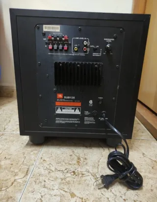 Subwoofer Activo JBL SUB135 Negro