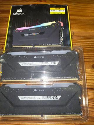 32GB Corsair Vengeance RGB PRO DDR4