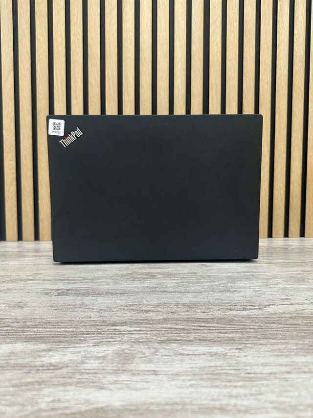 Lenovo Thinkpad T490 i7 16gb 256gb SSD